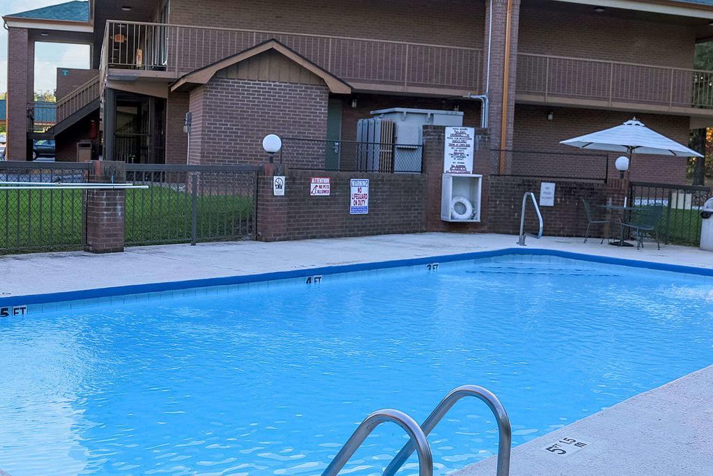 Quality Inn Near Speedway Wilkesboro Exterior foto