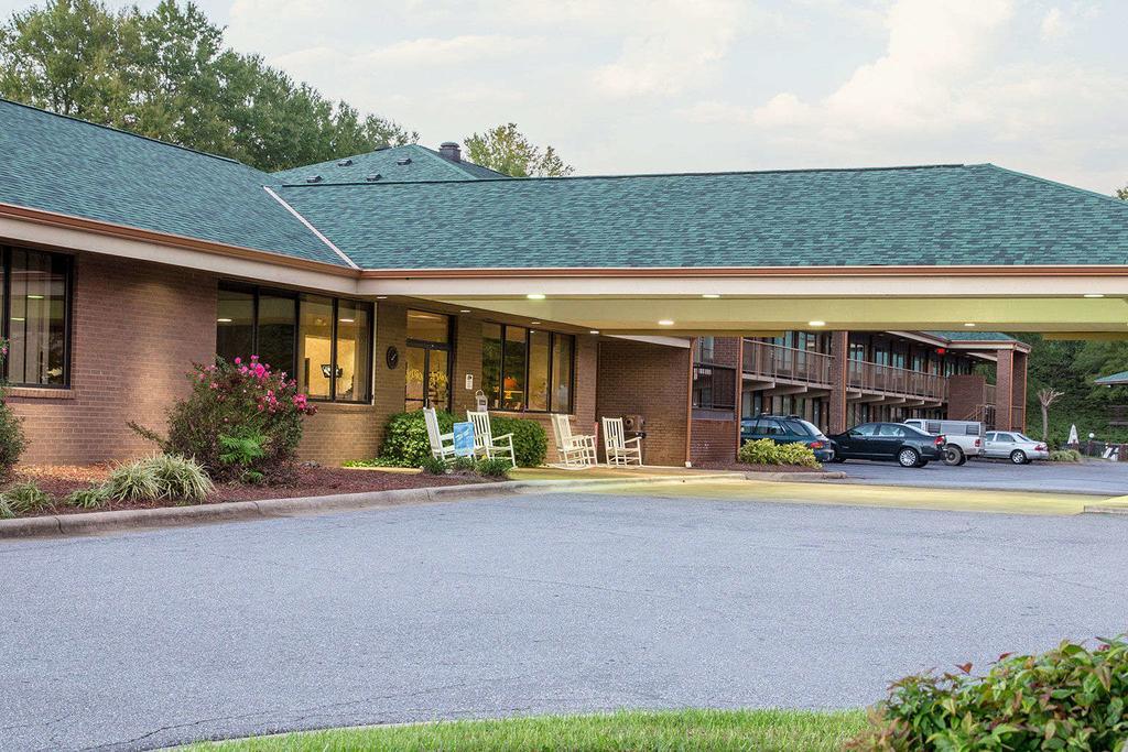 Quality Inn Near Speedway Wilkesboro Exterior foto